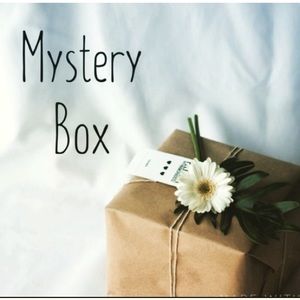 5 CLOTHING ITEMS FOR $25